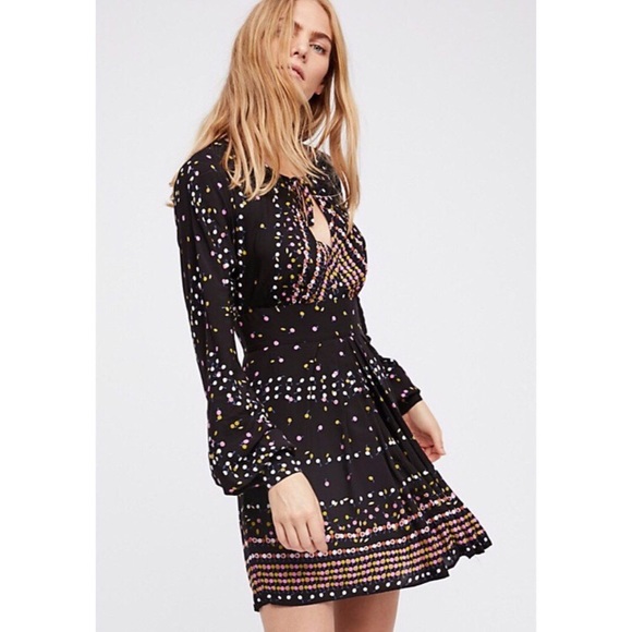 Free People Dresses & Skirts - FREE PEOPLE Bohemian Printed Mini Dress